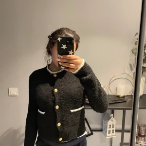 kofta  - en söt kofta från h&m som aldrig kommit till någon användning, pris kan diskuteras 😊