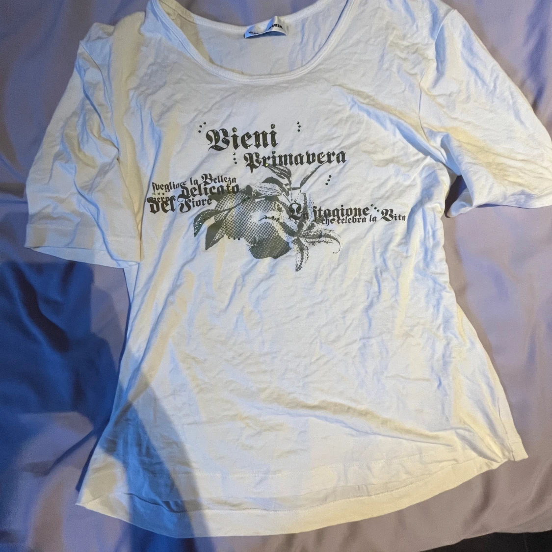 t-shirt med rhinestones