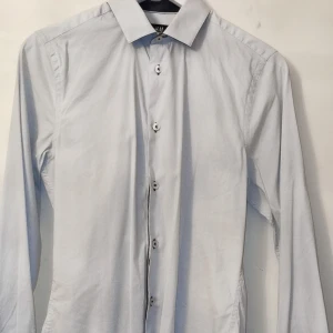 Skjorta  - Skjorta i strl S
