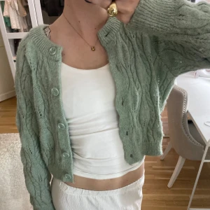 Stickad kofta  - Så fin kofta perfekt nu till sommaren 🥰