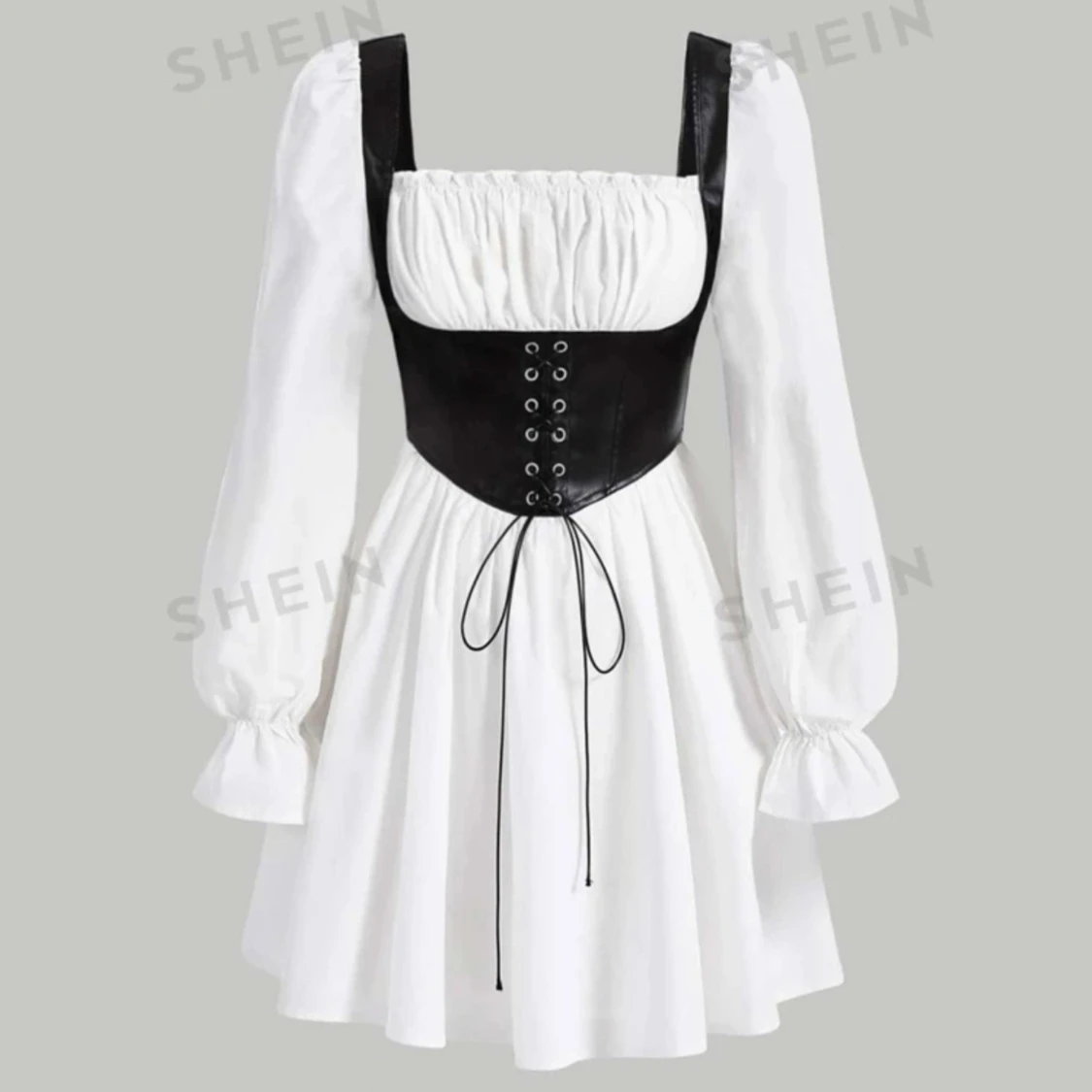 Vit klänning med korset  - 90