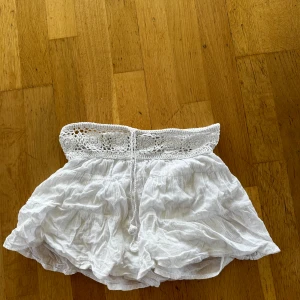 Kjol  - Kjol med inbyggd shorts 