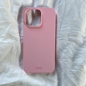 iPhone 15 PRO Max holdi skal  - Jag säljer ett holdit skal för iPhone 15 Max pro. Helt oanvänt. Jag råkade köpa till fel mobil!