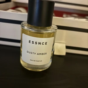 Essnce parfym dusty amber - Testad men doften passar inte mig ☀️