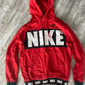 Hoodie  - Fint skick