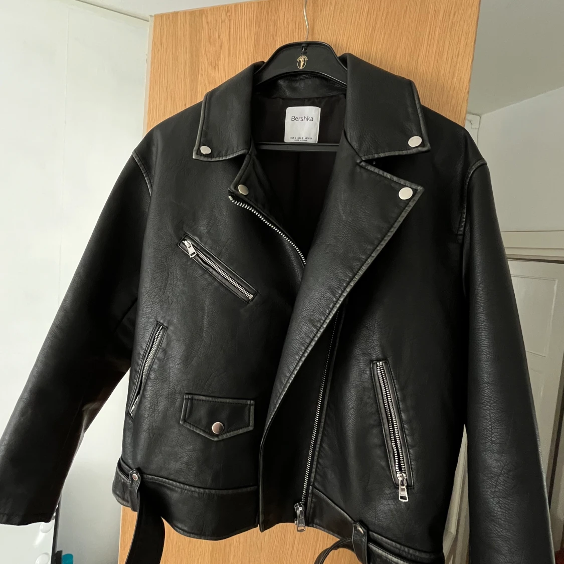 Skinnjacka bershka  - 92