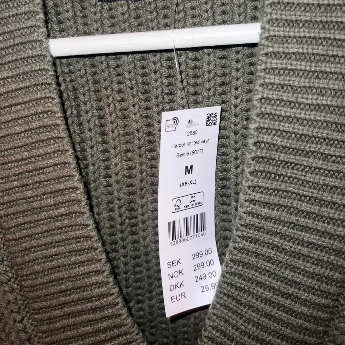 Grön finstickad väst - 90