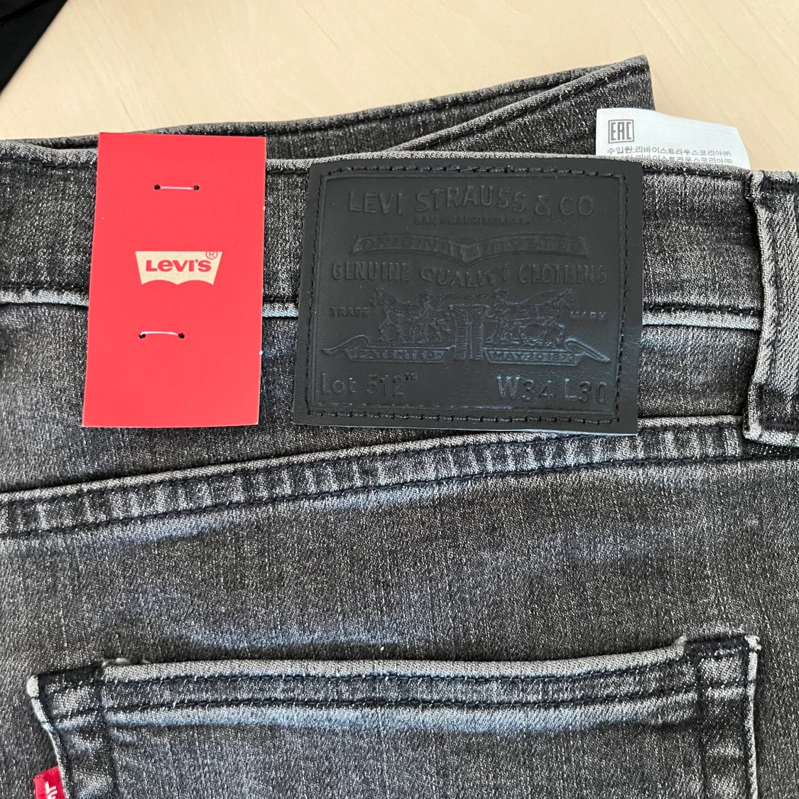 Levis 512