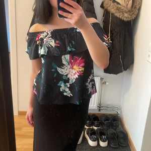 Off shoulder topp - Ser som ny ut