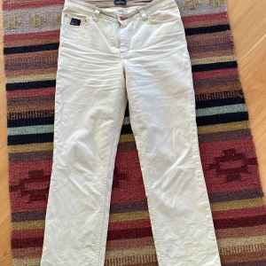 Beiga jeans  - Såå snygga, w32 L30 