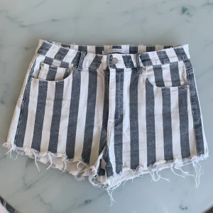 Zara shorts - Använd i mycket bra skick. 