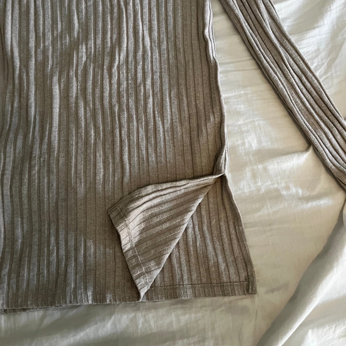 Långärmad tröja med slits