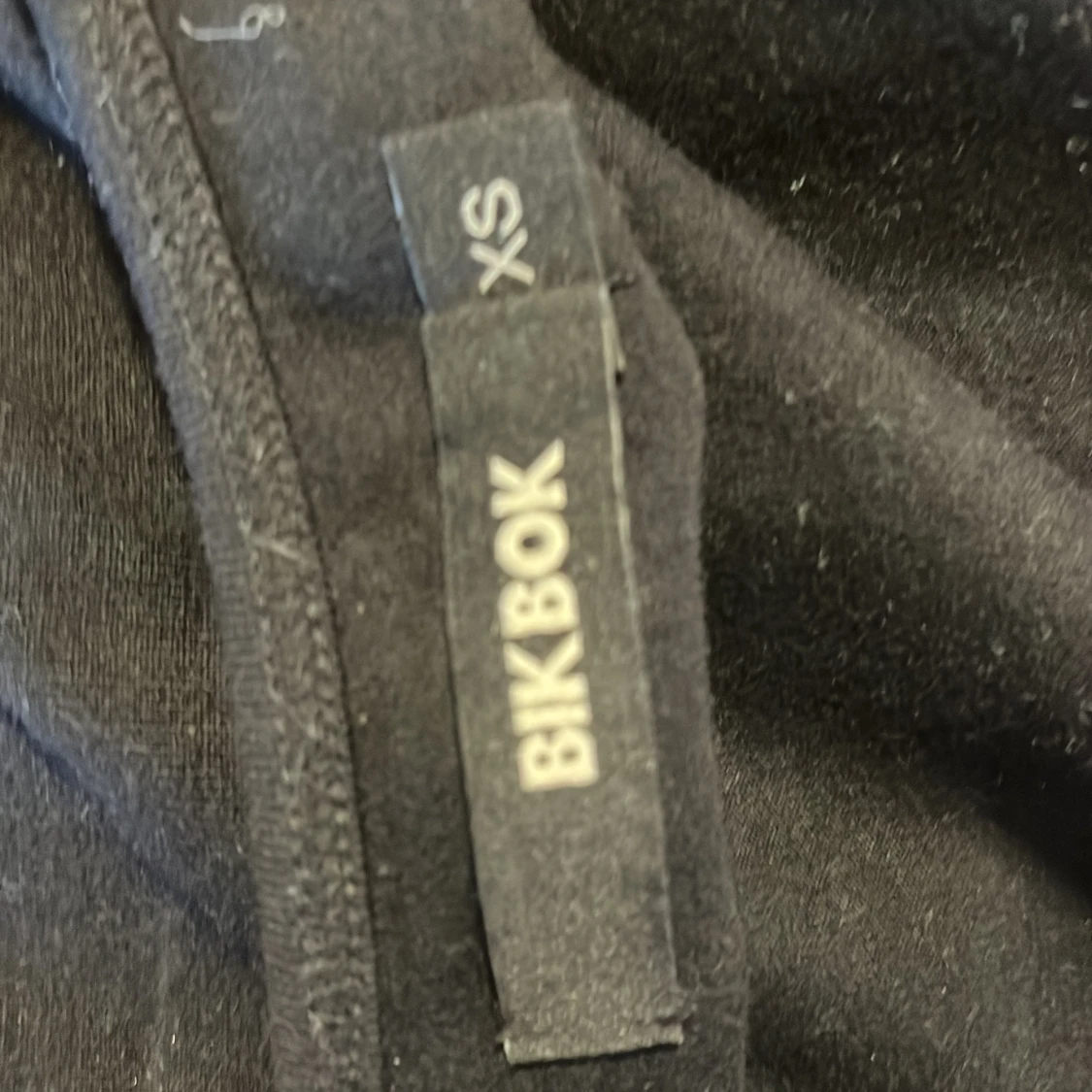 Svart knytt topp  - 91