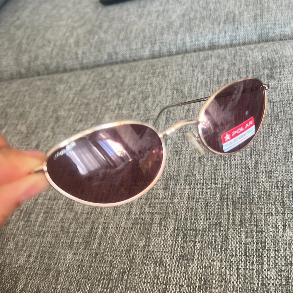 Helt nya aldrig använda solglasögon . Accessoarer.