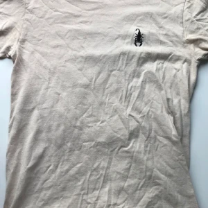 HUF x HEK tee - Scorpion embroided tee with unique backprint and japanese print