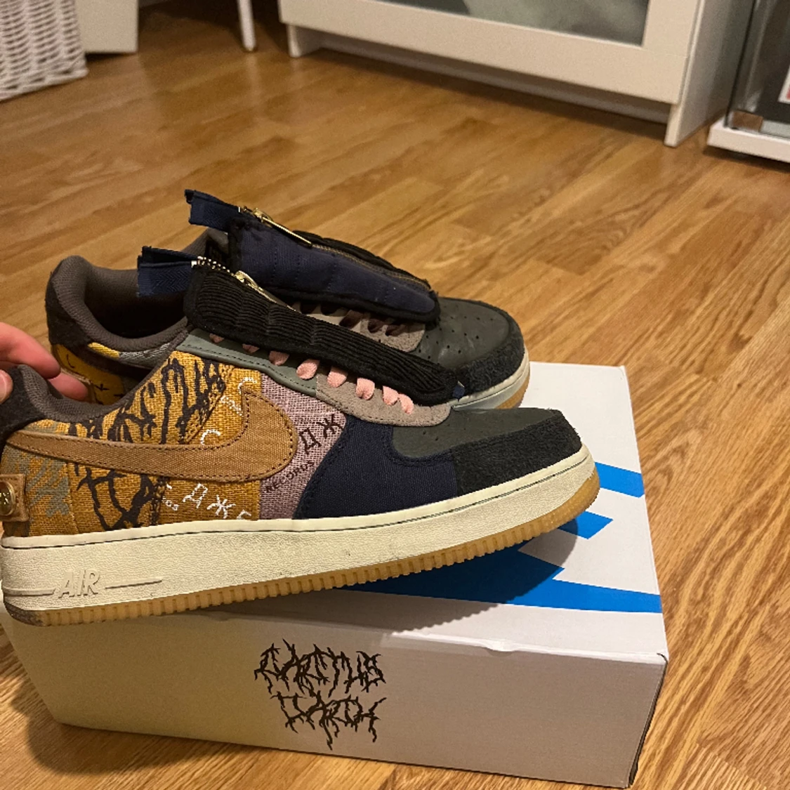 Travis scotts x air force 1 - 91