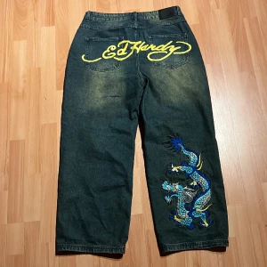 Ed hardy jeans - Sjuuuka edhardy jeans baggy asf too🤤🤤🙏pm för mått🐊💯pris går diskuteras