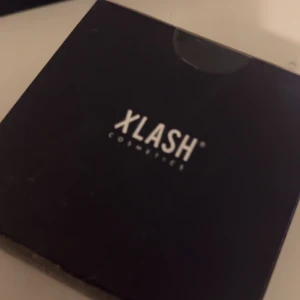 Ögonpads och ögon serum - Från xlash