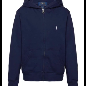 Söker Ralph Lauren tröja med zip❤️ - Vill ha en i storlek 164 eller S eller L i barnstorlek❤️❤️