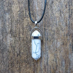 1st Halsband - Naturstenshalsband vit howlite howlit - Stenstorlek: ca 0,8cm x 3,4cm Kedjestorlek: ca 50cm   