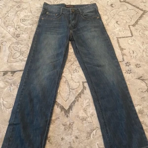 Jeans - Jeans för flickor runt 14 år.