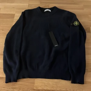 Stone island - Stone island tröja oandvänd, st s Säljs av en kompis!