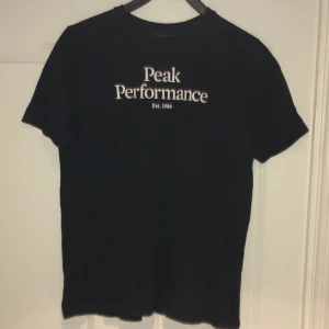 Peak performance  - Peak performance t-Shirt.. i fint skick. 