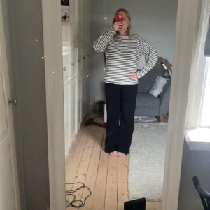 Randig tröja  - Randig tröja från zara i storlek L. I gott skick