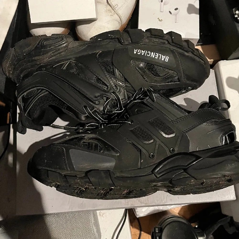 Authentic Balenciaga Track runners, No Box but with reciept C 9/10 Cleaned before ship!. Skor.