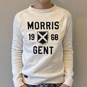 Vi säljer en Morris sweatshirts som är i ett väldigt bra skick då den itne har några fläckar, hål eller några andra defekter. Priset går att diskutera 