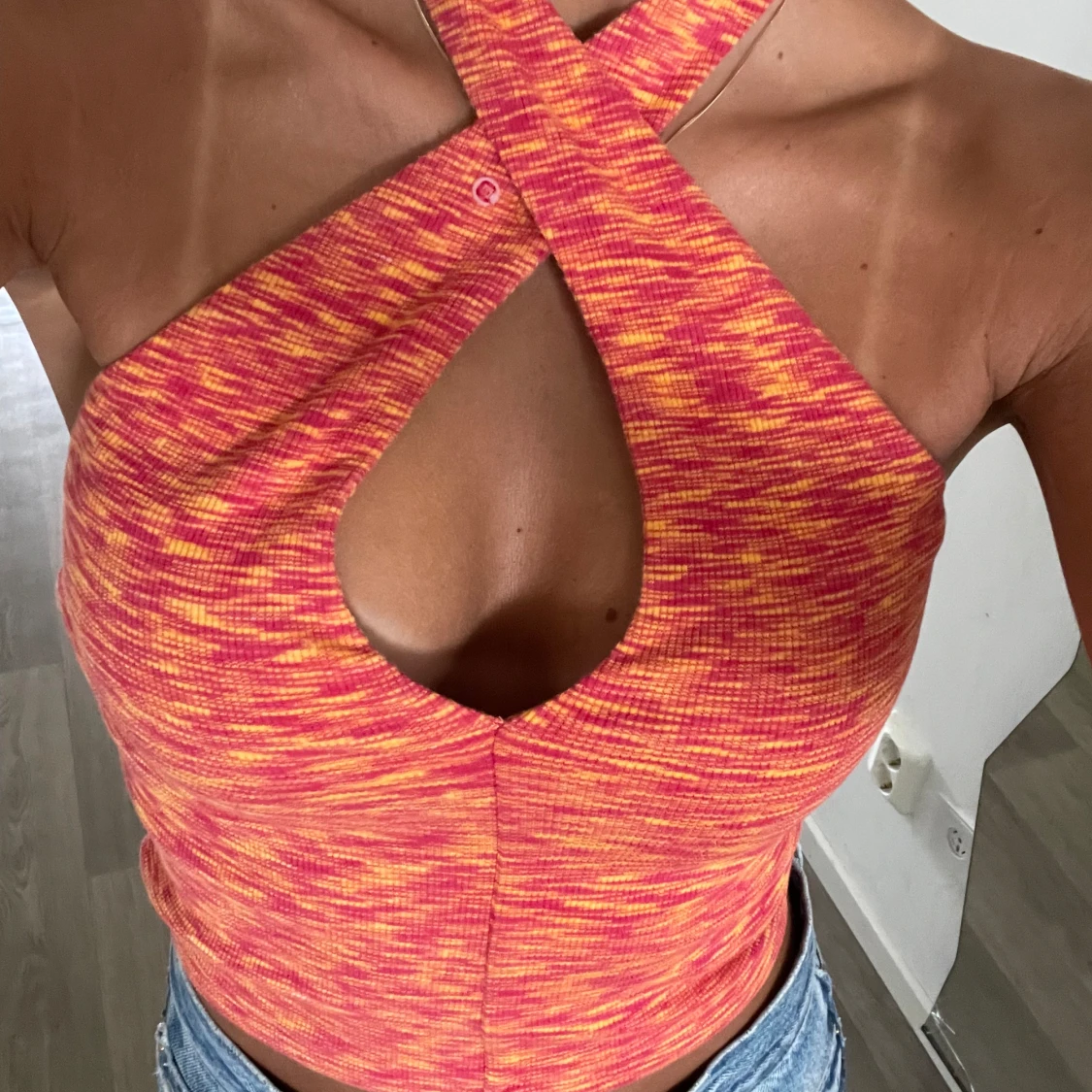 Halterneck topp med öppen rygg - 91