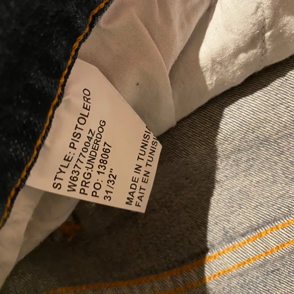 Säljer nu dessa asfeta Tiger of Sweden jeans i ett gott skick! Storleken är 31/32 men sitter mer som 31/30! Nypris ligger på ca 1600kr❌ säljer nu för endast 349kr✅! Hör av dig vid minsta lilla fundering!! 😊😊. Jeans & Byxor.