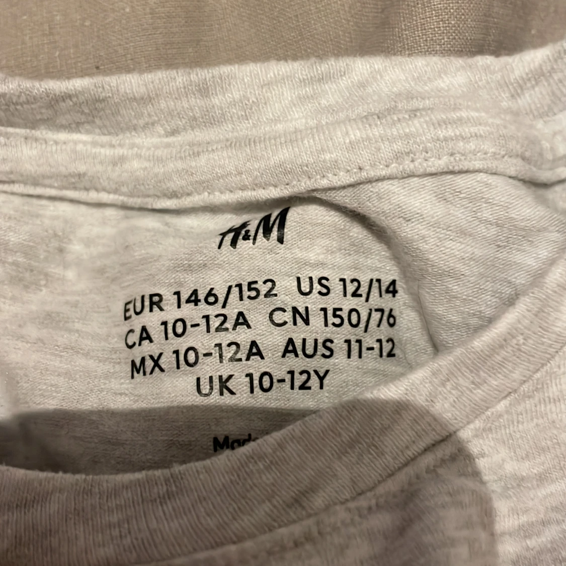 Ljus grå tröja  - 90