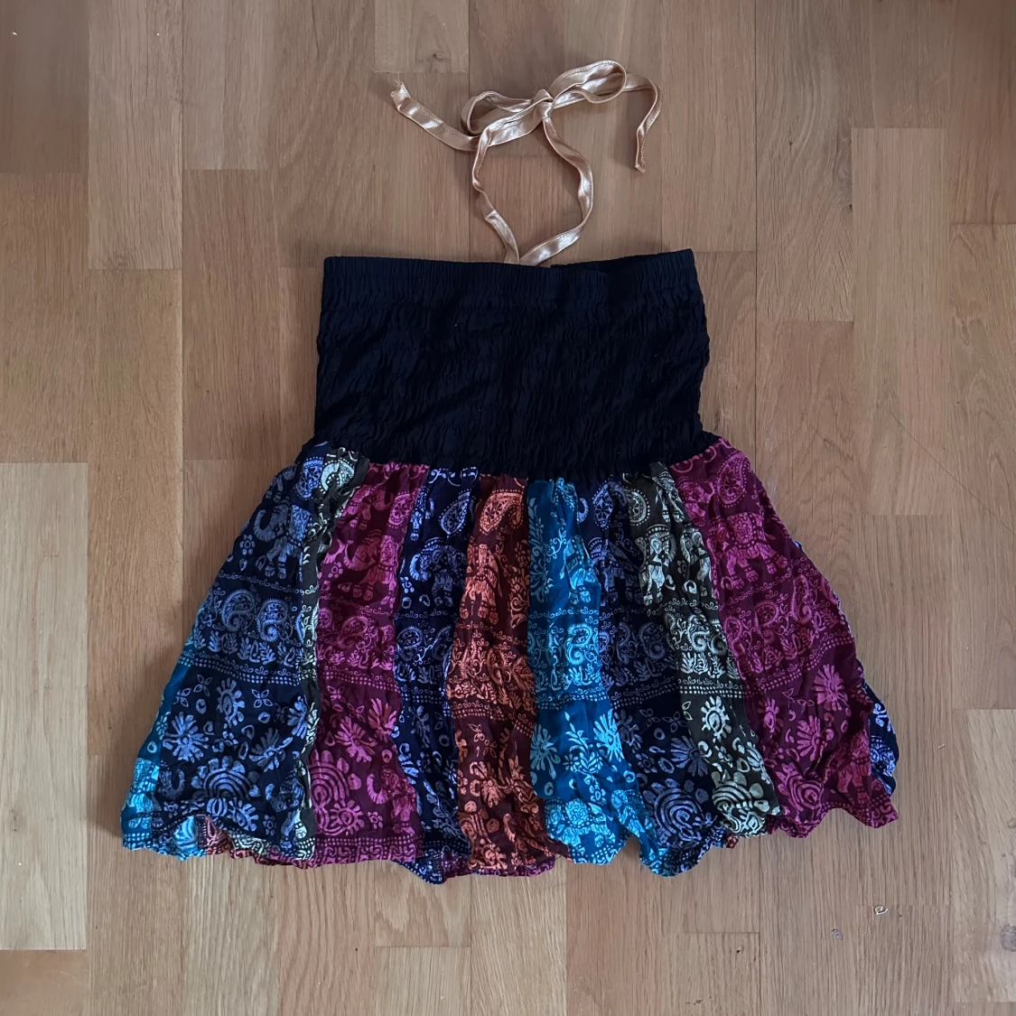 Halterneck topp elefanter