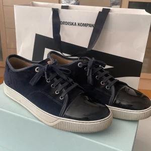 Lanvin  - Skick 9,5/10! Kvitto plus allt og finns! Storlek uk 8 passar 43ish 