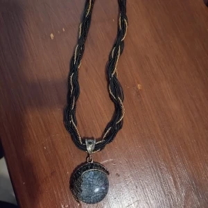 Halsband  - Halsband nytt utan lapp Vet ej märket 