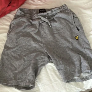 Lyle and scott shorts - Säljer för de är för små 