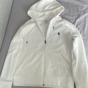 Ralph lauren - En Ralph lauren tröja i ny skick inga skador storlek s