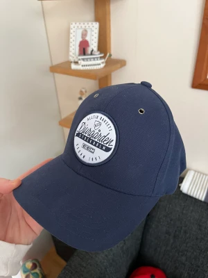 Djurgårdskeps  - Helt oanvänd djurgårdskeps som passar till allt. 