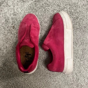 eytys  - rosa eytys doja som inte längre säljs. jätte fina men andvänder tyvärr alldrig, därav jätte fint skick 💞💞💞 