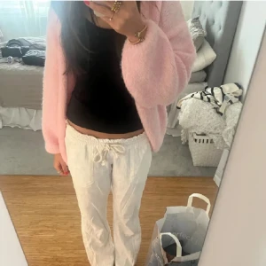 Roxy linnebyxor  - Fina roxy linnebyxor i nyskick💓säljer då de inte passar mig i längden🩷jag är ca 165cm💓hör av er för fler bilder/frågor💞