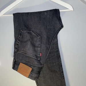 Levis 501 - 501 jeans i väldigt bra skick. Knappt använda 