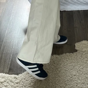 Adidas Gazelle  - Adidas skor i modellen Gazelle! Aldrig använda💙