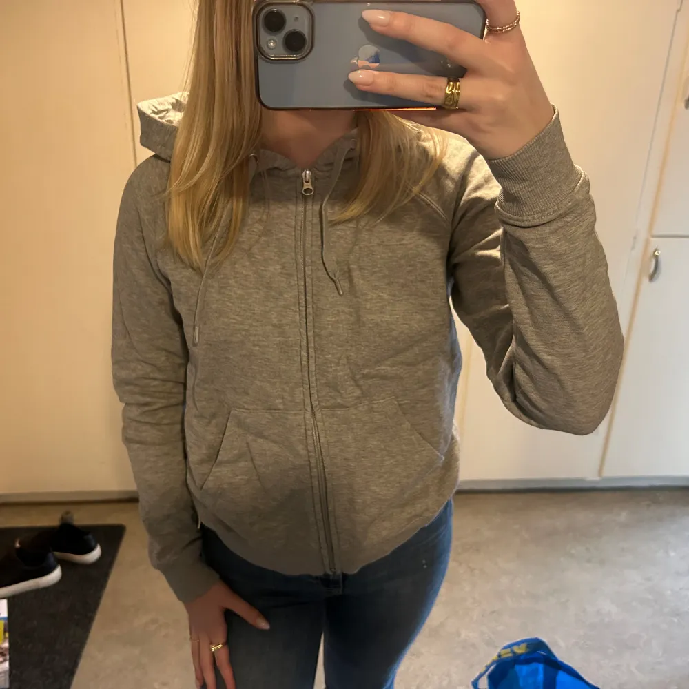 Grå zip hoodie från Cubus💓 Strl M, fint skick, knappt använd. Tröjor & Koftor.