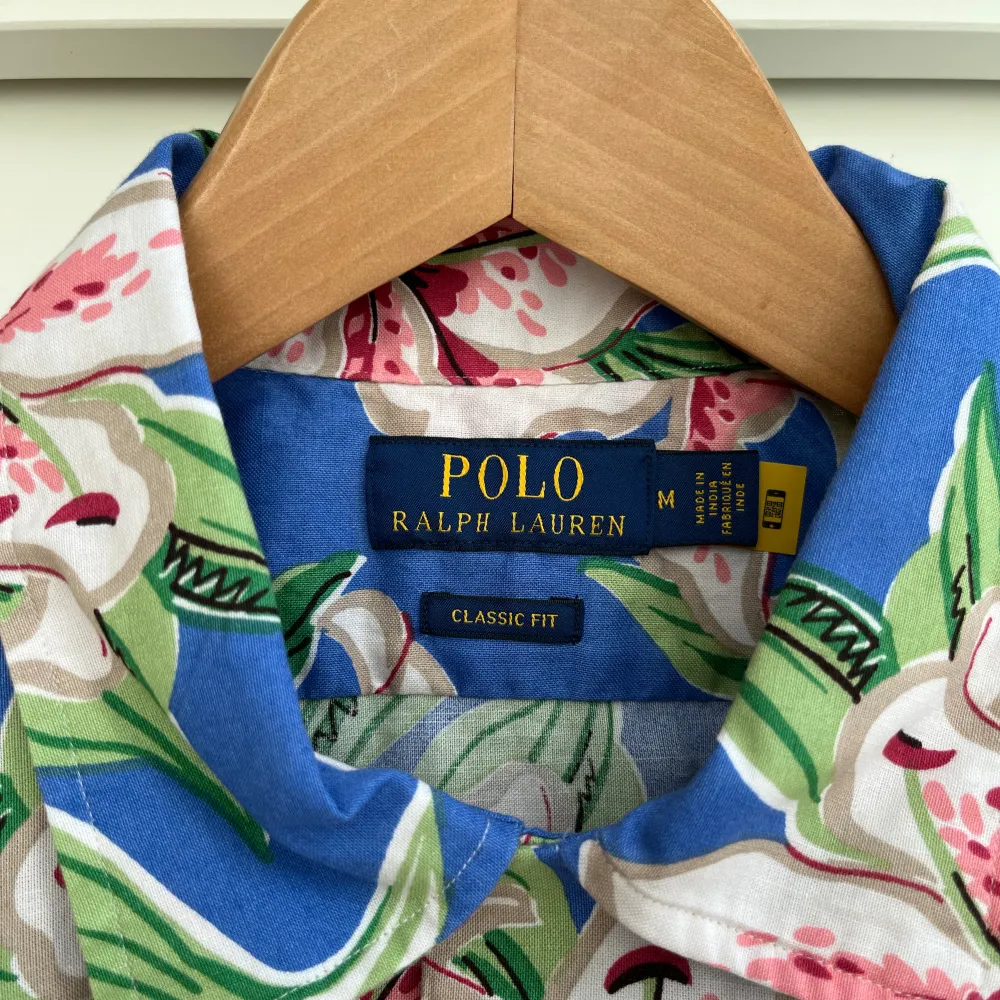 | Polo Ralph Lauren | Hawaii Piké | Medium | Aldrig använd, skick 10/10 | Nypris: 1199. Skjortor.