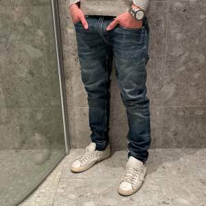 Hej! Vi säljer nu ett par riktigt snygga tiger of Sweden jeans | Strl: 30/32 Skick: 9/10 Retail: ca 1700kr | För ytterligare frågor är det bara att skriva🔝