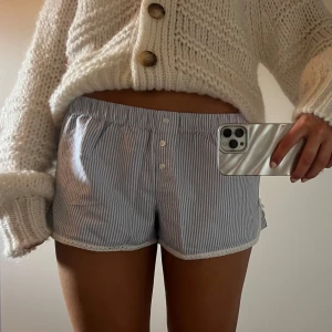 Shorts - Söta små randiga shorts