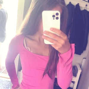 Rosa långärmad U formad tröja🙌😘 - Tröjan är i Nyskick, o är i strlk Xxs🫶