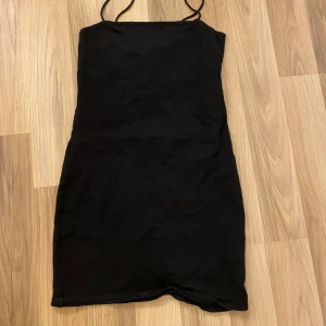 Klänning  - Aldrig använd