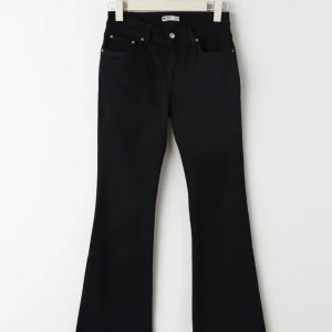 Low waist bootcut - Low waist bootcut jeans från Gina tricot. Aldrig använda ( nyskick)  Storlek 40